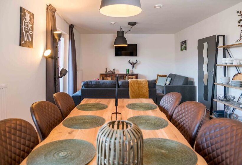 דירת דלוקס 3 חדרי שינה, Fewo Löwenherz