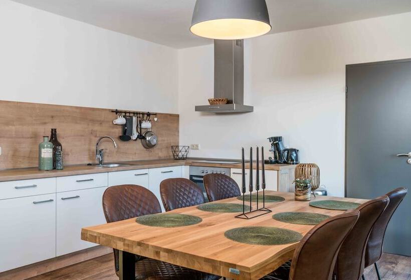 דירת דלוקס 3 חדרי שינה, Fewo Löwenherz