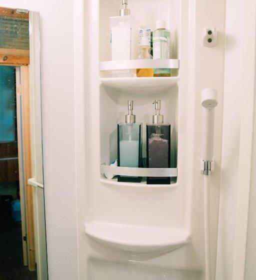 חדר סטנדרט לשלושה עם חדר אמבטיה משוף, Koya Backpackers