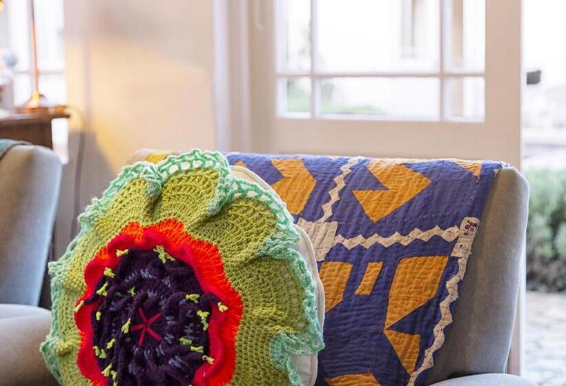 اتاق لوکس, The Vishuis