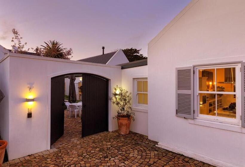 سوییت لوکس, The Vishuis