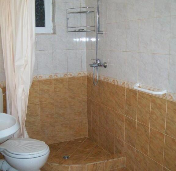 Family studio with sea view, Villa Vesela