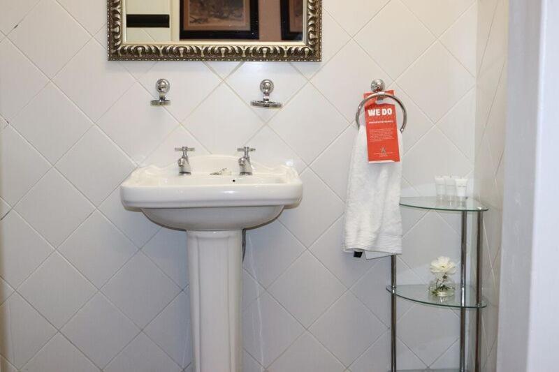 اتاق استاندارد, Waterfront Guest House