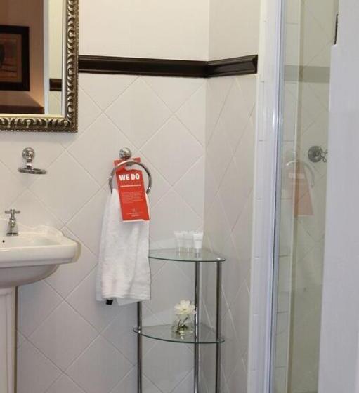 اتاق استاندارد, Waterfront Guest House