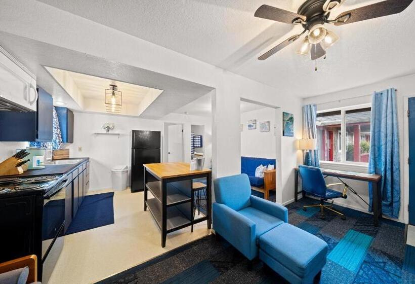 סוויטה, Surf & Sand Inn