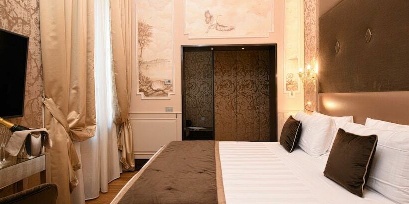 سوییت جونیور, Santa Croce Boutique