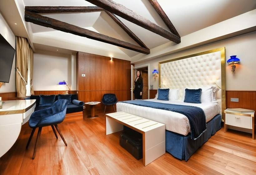 سوییت جونیور, Santa Croce Boutique