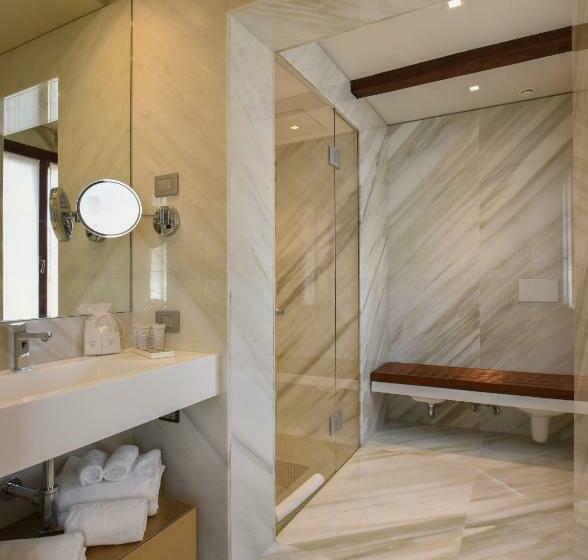 سوییت جونیور, Santa Croce Boutique