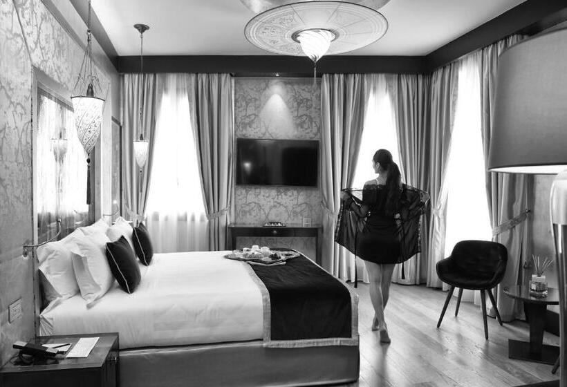 سوییت, Santa Croce Boutique