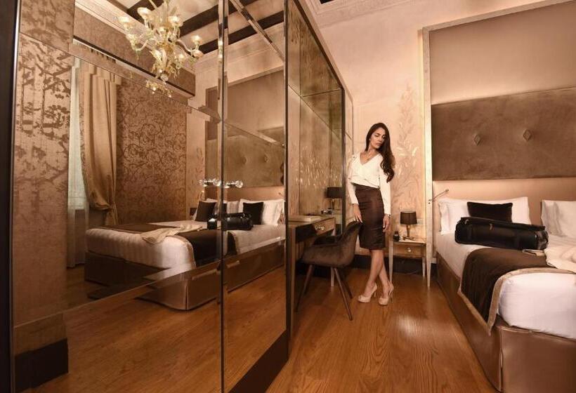 Quarto superior, Santa Croce Boutique