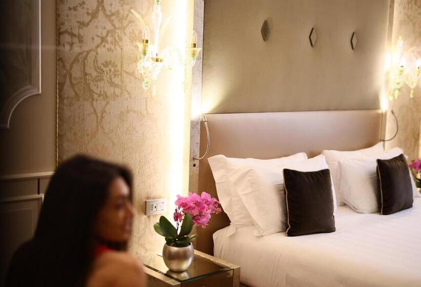 سوئیت جونیور پریمیوم, Santa Croce Boutique