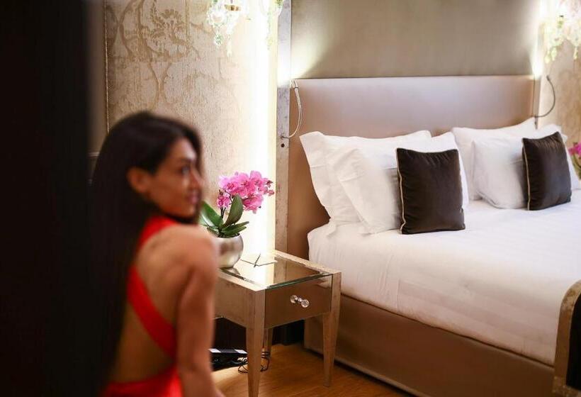 سوئیت جونیور پریمیوم, Santa Croce Boutique