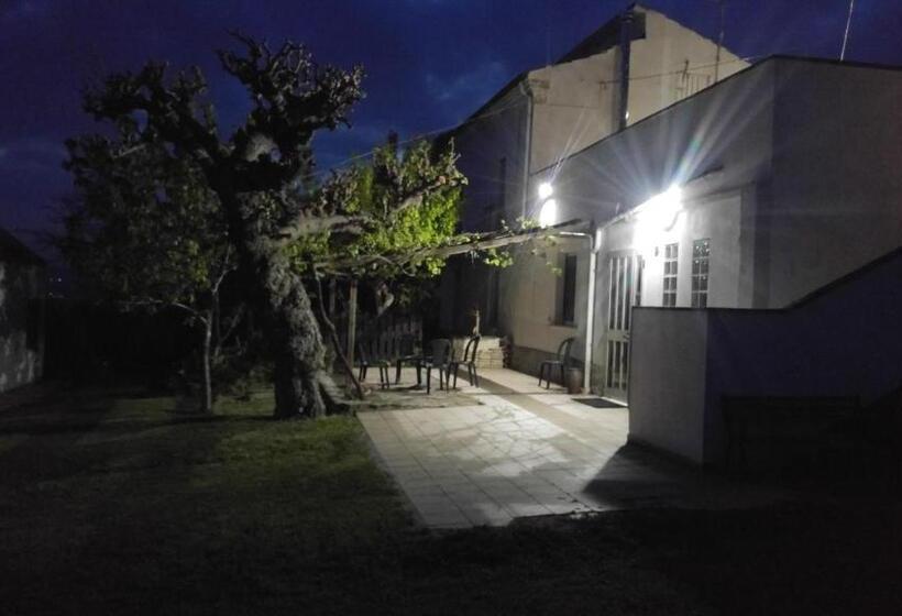 Семейный Номер, Relais Il Giardino Fra Gli Ulivi