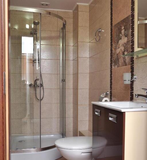 标准间, Lombardi Family