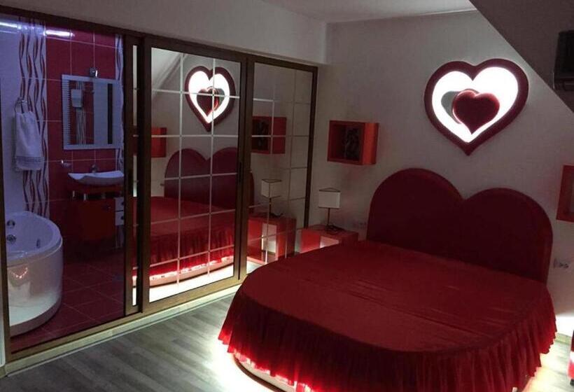 带阳台的豪华间, Lombardi Family