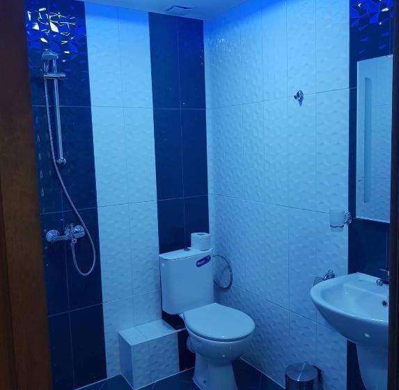 标准工作室, Lombardi Family