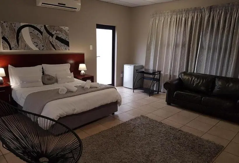 سوییت خانوادگی, A Contempo Guesthouse