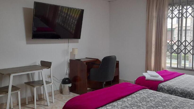 اتاق لوکس, Hospedaje De Lidia