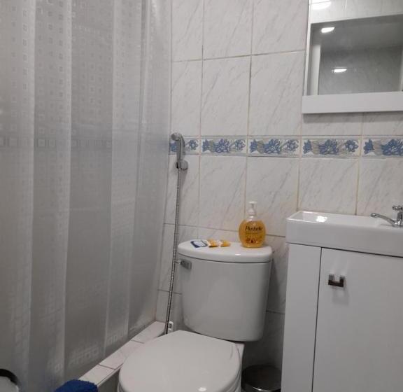 اتاق لوکس, Hospedaje De Lidia