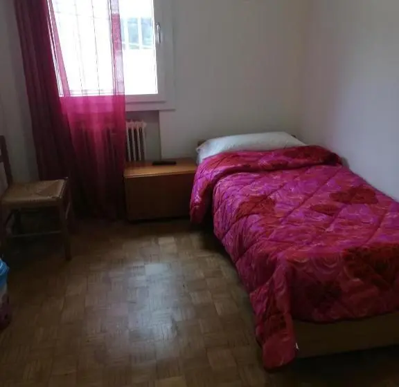 Standard Yhden Hengen Huone Jaettu Kylpyhuone, Venice Holiday