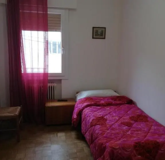Standard Yhden Hengen Huone Jaettu Kylpyhuone, Venice Holiday