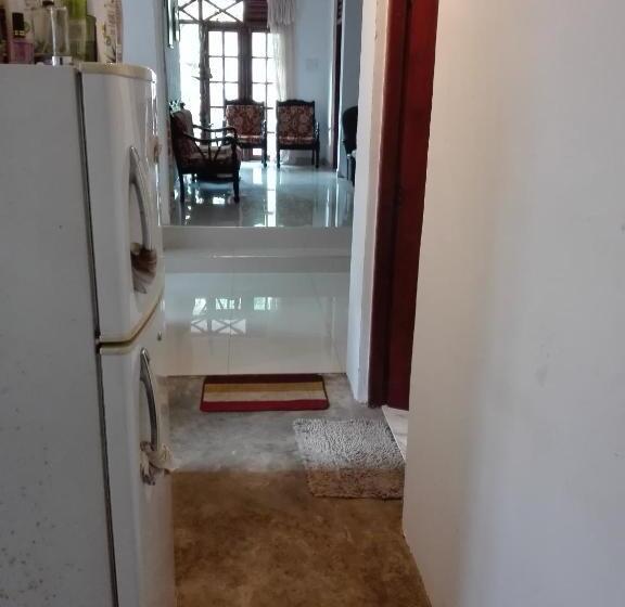 اتاق استاندارد با سرویس بهداشتی مشترک, Weligama Villa South