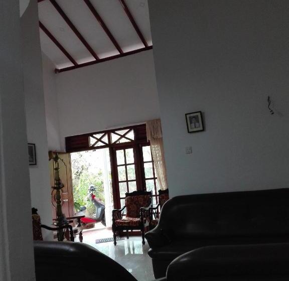 اتاق استاندارد با سرویس بهداشتی مشترک, Weligama Villa South