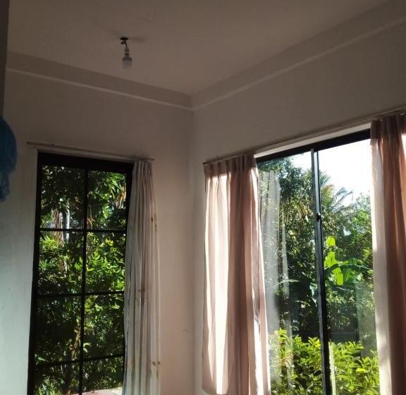 اتاق استاندارد سه نفره, Weligama Villa South