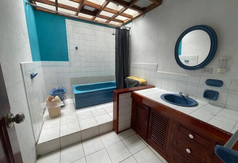 غرفة قياسية رباعية, Hostal Pachamama Lodge