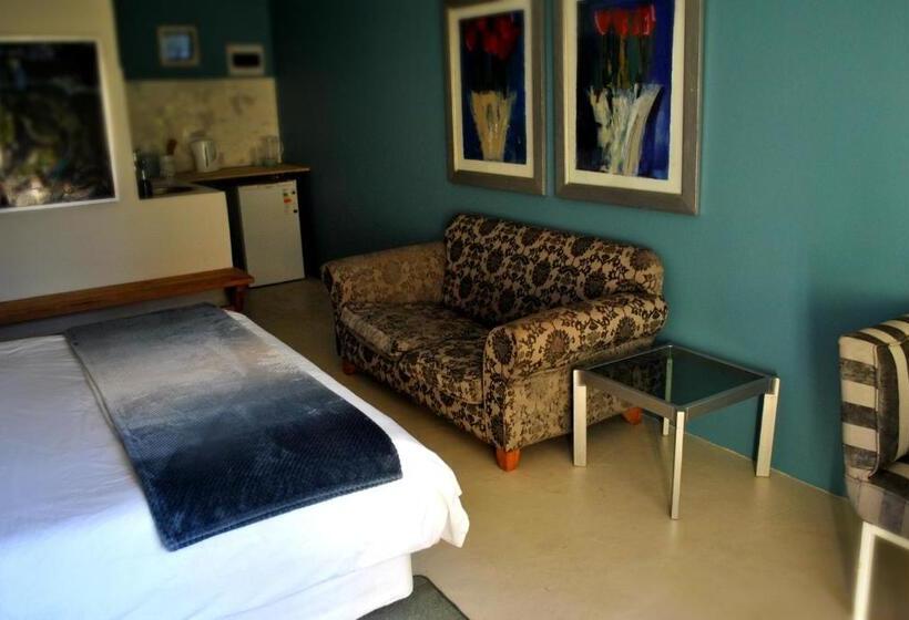 标准间, Skyview Manor