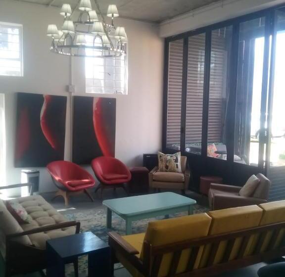 1间卧室的房子, Skyview Manor