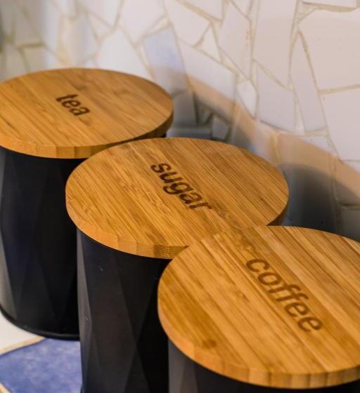 豪华房间, Skyview Manor