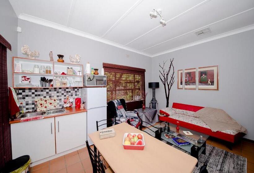 דירת שני חדרים, Stiltevrede