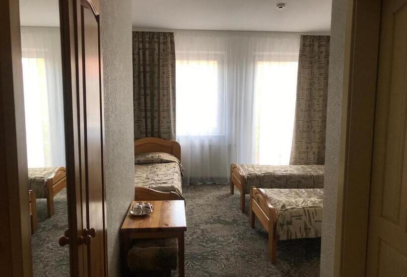 اتاق استاندارد سه نفره, Keta