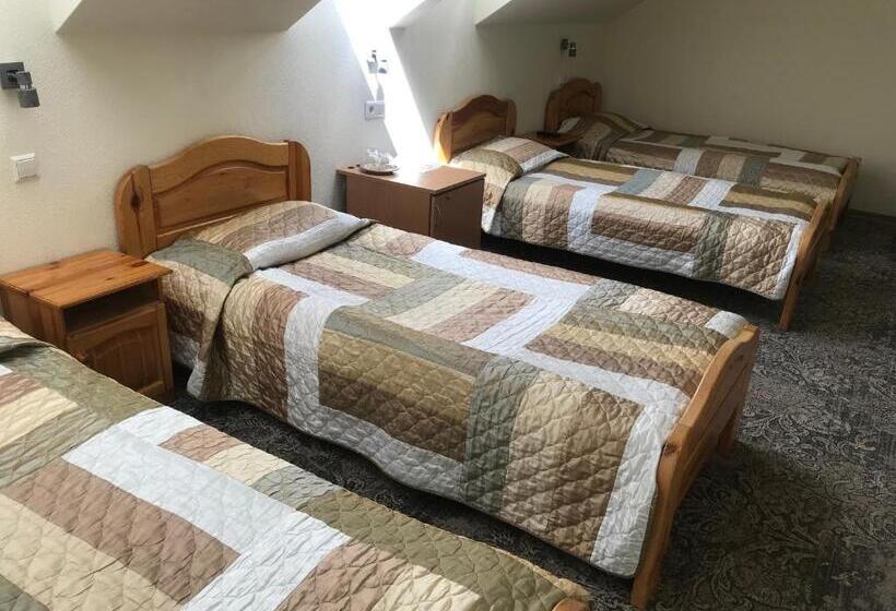 اتاق استاندارد چهار تخته, Keta