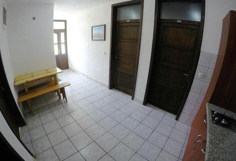 اتاق استاندارد, Villa Megdani