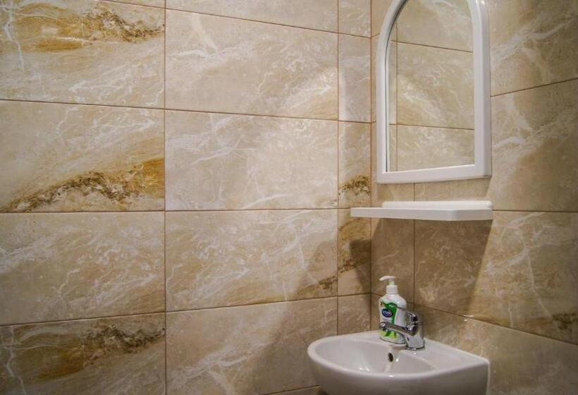 اتاق استاندارد سه نفره, Villa Megdani