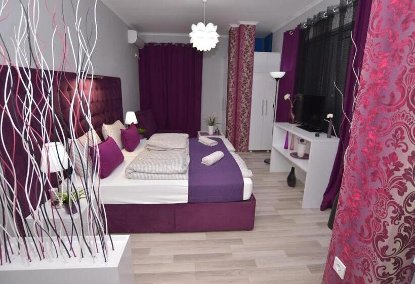 اتاق لوکس, Villa Radica