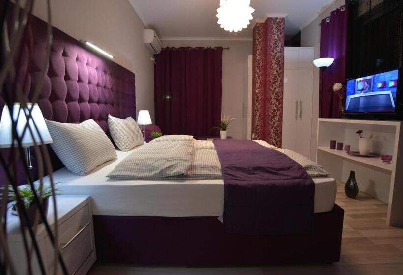 اتاق لوکس, Villa Radica