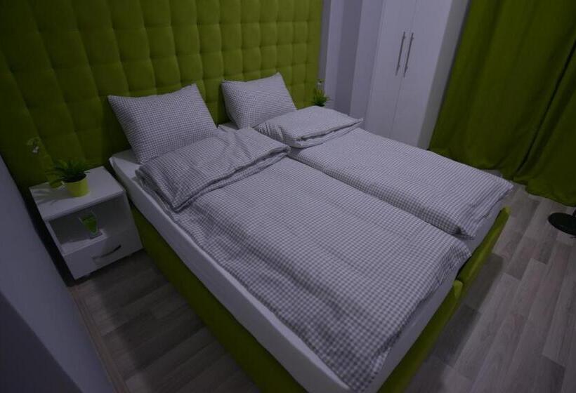 اتاق خانوادگی, Villa Radica