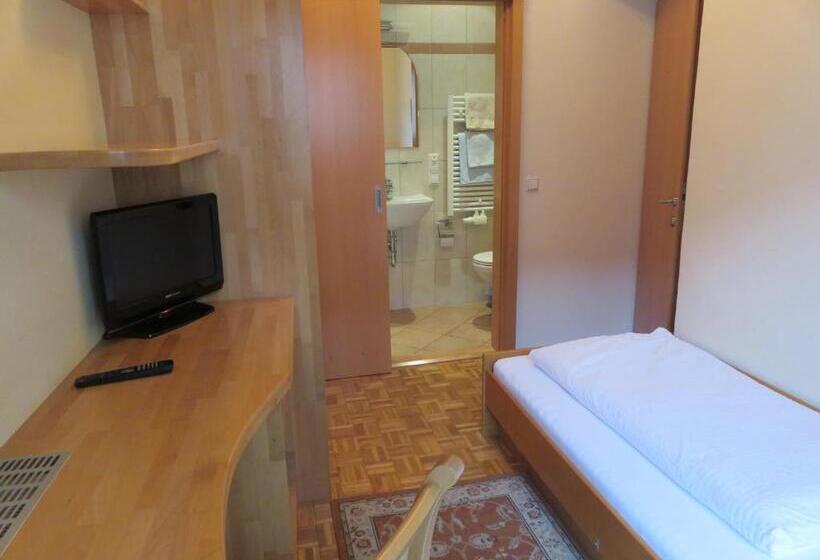 Standard Yhden Hengen Huone, Gasthof Fleischerei Engl