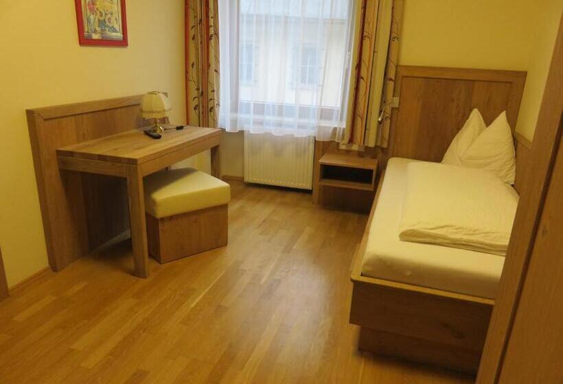 Standard Yhden Hengen Huone, Gasthof Fleischerei Engl