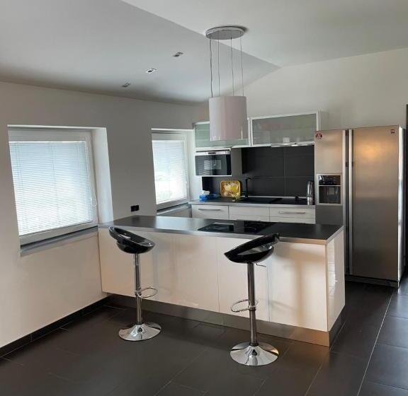 شقة غرفة واحدة مزودة بتراس, Penzion Fajn