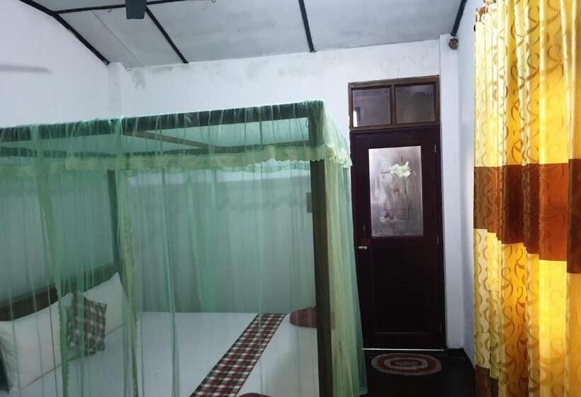 اتاق اکونومی, Shasee Rest Mirissa