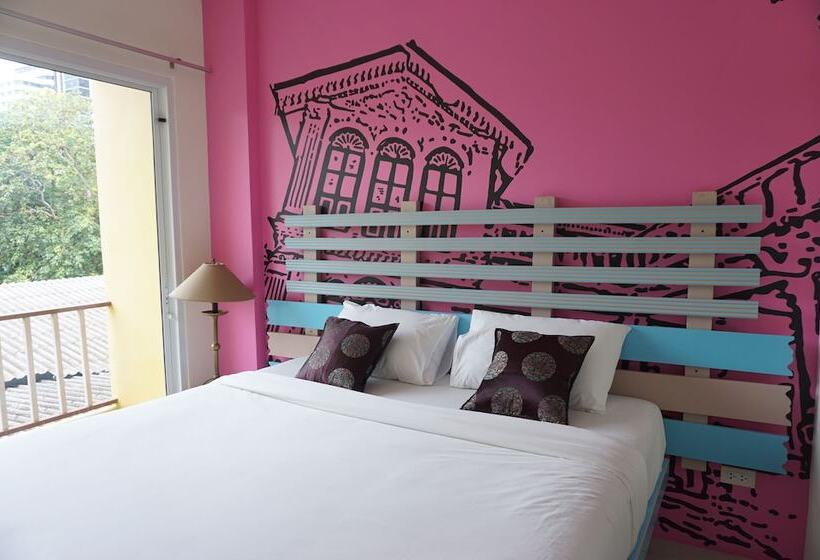 이코노미 룸, The Pho Thong Phuket