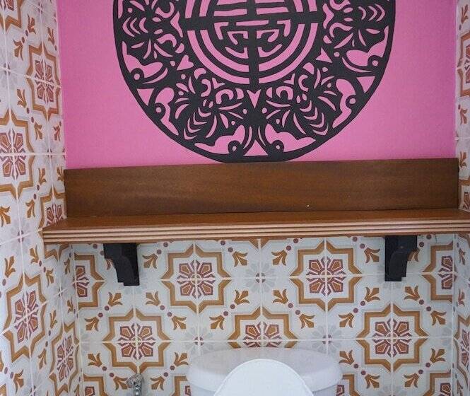 디럭스 트리플 룸, The Pho Thong Phuket