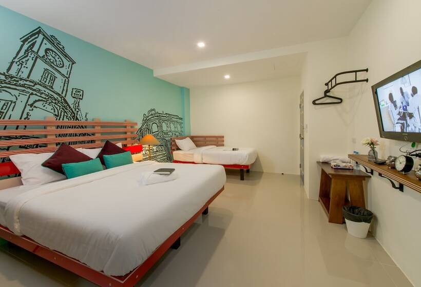 디럭스 트리플 룸, The Pho Thong Phuket