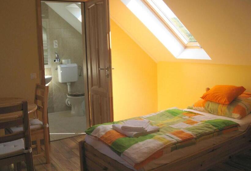 バルコニー付スタンダード4ベッドルーム, Vidor Vendégház