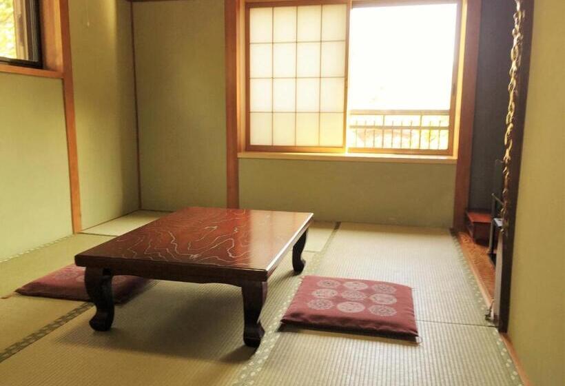 اتاق استاندارد با سرویس بهداشتی مشترک, Yabukiso