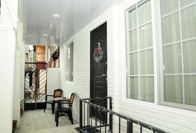 اتاق استاندارد, Erik's Guest House